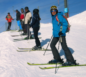 Volleyballer beim Skifahren in Pizol im März 2023